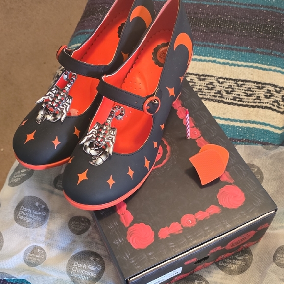 NEW Hot Chocolate Scorpio Mary Jane Heels - Picture 1 of 7